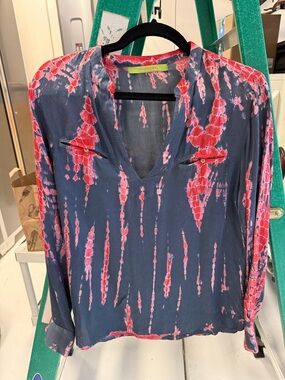 Silky Navy Blouse with Coral Pink Tie-Dye Pattern SZ S-M